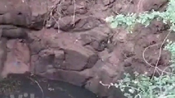 Karimnagar News: పొలం దున్నుతుండగా బావిలో పడిన ట్రాక్టర్.. ఒకరు మృతి..