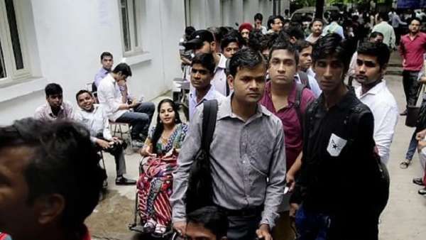 షాకింగ్: ఎనిమిదేళ్ళలో కేంద్రప్రభుత్వ ఉద్యోగాలకు 22.05కోట్ల దరఖాస్తులు, కానీ 7.22 లక్షల మందికే ఉద్యోగాలు!!