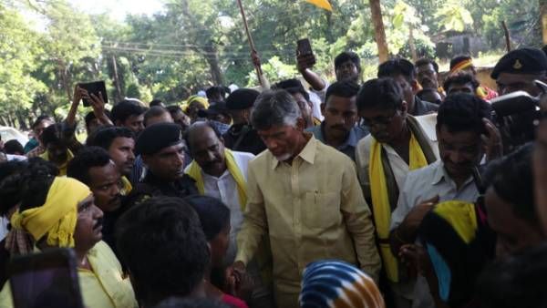 టీడీపీ కట్టిన ఆ కరకట్టే భద్రాచలాన్ని కాపాడింది-గోదావరి వరద గ్రామాల్లో చంద్రబాబు కామెంట్స్