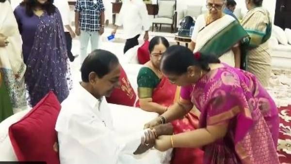 కొన్ని బంధాలు చాలా ప్రత్యేకమైనవి - రాఖీ వేళ ప్రగతి భవన్ లో..!!