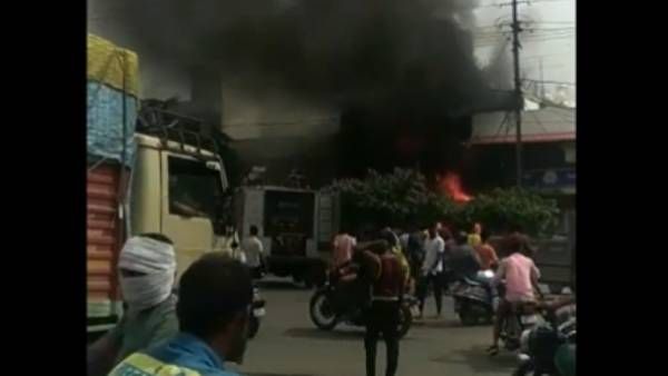 ఆస్పత్రిలో భారీ అగ్ని ప్రమాదం: 8 మంది మృతి, పది మందికిపైగా గాయాలు