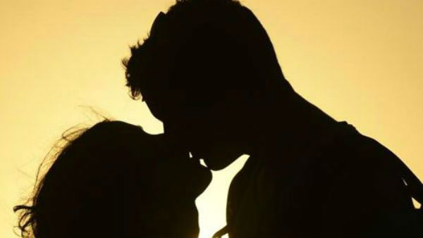 Illegal affair: ఇంట్లో నిద్రపోతున్న భర్త, ప్రియుడిని సెట్ చేసుకున్న భార్య, మ్యాటర్ ?, భర్తను చంపేసి, స్కెచ్ !