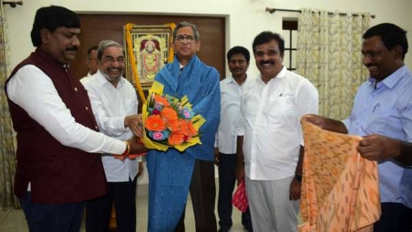 జస్టిస్ ఎన్వీ రమణతో అల్లం నారాయణ, ఎమ్మెల్యే క్రాంతి భేటీ.. తీర్పుపై థాంక్స్