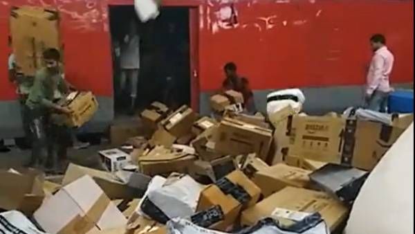 Viral Video: ఈ కామర్స్ సైట్లలో షాపింగ్ చేస్తున్నారా.. అయితే ఈ వీడియో చూడాల్సిందే..