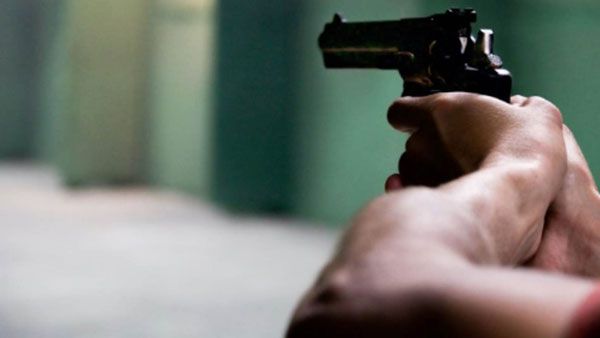 Bengaluru: వినాయక చవితి పండుగ సమయంలో గొడవలకు స్కెచ్ ?, గూండాకు రివాల్వర్ ఇవ్వడానికి వచ్చి!