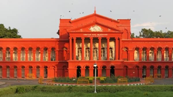 ACB: హైకోర్టు సంచలన తీర్పు, ఏసీబీ రద్దు, లోకాయుక్తకు కొండంతబలం, మాజీ సీఎంకు షాక్ !