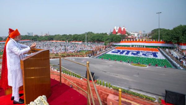 స్వాతంత్య్ర దినోత్సవం వేళ - ప్రధాని వరుసగా 9వసారి : కీలక ప్రకటనలు ఉంటాయా..!!