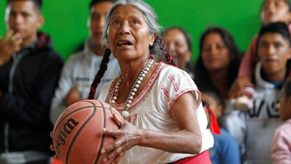 viral video:వావ్..బామ్మ, 71 ఏళ్లలో కూడా బాక్సింగ్ ఆడుతూ.. వైరల్