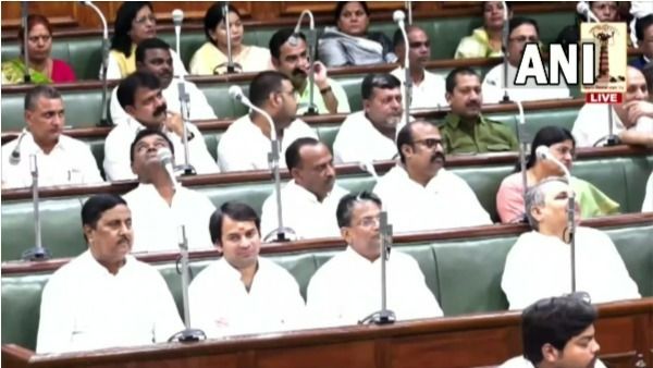 అక్కడే సగం గెలిచిన సీఎం: నాటకీయ పరిణామాల మధ్య..!!