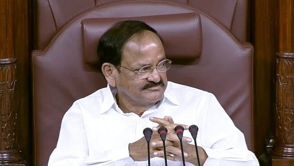 సభలో వెంకయ్య కంటతడి : నాయుడు ప్రజాజీవితంలోనే - ప్రధాని మోదీ..!!