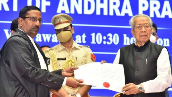 ఏపీ హైకోర్టుకు ఏడుగురు కొత్త న్యాయమూర్తులు-విజయవాడలో గవర్నర్ సమక్షంలో ప్రమాణం..