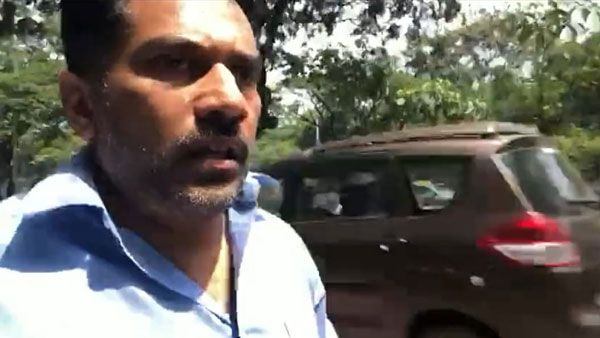 Bengaluru doctor : ట్రాఫిక్ లో కారు చిక్కుకున్నా-వదిలేసి 3 కి.మీ నడిచి వెళ్లి సర్జరీ చేసిన డాక్టర్