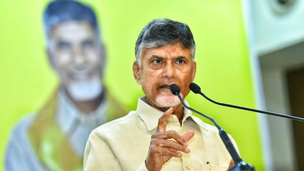 టీచర్లు ఏమీ అడగొద్దా ? టీచర్స్ డే ట్వీట్ లో జగన్ సర్కార్ కు చంద్రబాబు ప్రశ్న