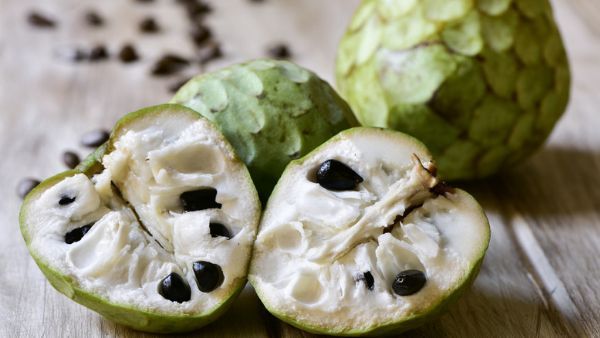 Custard Apple: సీతాఫలం తింటున్నారా.. అయితే ఈ విషయం తెలుసుకోవాల్సిందే..