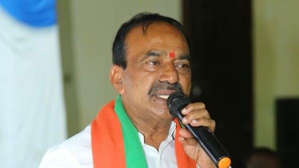 ఈటల రాజేందర్‌పై అనర్హత వేటు..!! టీఆర్ఎస్ చేతికి ఇద్దరూ చిక్కారు..!!