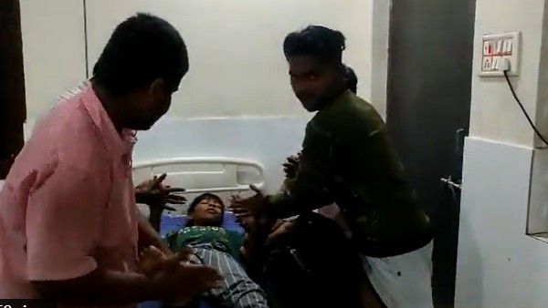 మరో గురుకులంలో ఫుడ్ పాయిజన్; పురుగుల భోజనంతో 35మంది విద్యార్థులకు అస్వస్థత; ఆందోళన!!