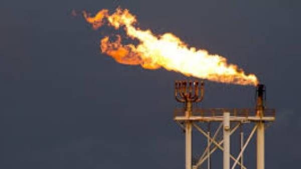 సహజవాయువు ధరకు రెక్కలు.. మరోసారి 40 శాతం పెంపు, సీఎన్జీ కూడా