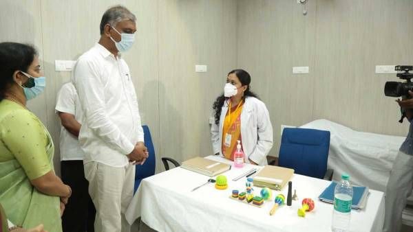 ప్రైవేట్ ఆస్పత్రులను టార్గెట్ చేసిన తెలంగాణా సర్కార్.. వరుస దాడులతో హడల్!!