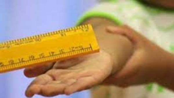 విషాదం: రెండో తరగతి విద్యార్థినిని హింసించిన టీచర్, తలపై స్కేలుతో కొట్టడంతో మృతి