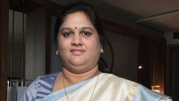 వైసీపీ మాజీ ఎంపీ అరెస్ట్ చేసిన సీబీఐ - బెంగుళూరు తరలింపు..!!