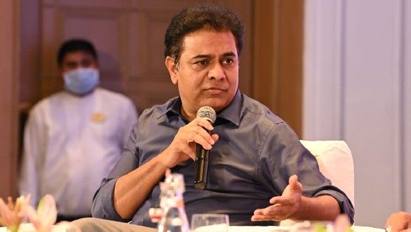 కేటీఆర్‌‌కు షాక్; పైసలు మావి... ప్రశంసలు ప్రకాష్ రాజ్ కా; కొండారెడ్డిపల్లి సర్పంచ్ అసహనం!!