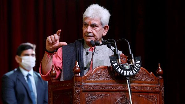 కాశ్మీర్ లో మూడు దశాబ్దాల తరువాత : ఆర్ఆర్ఆర్ జోష్ - అనూహ్యం..!!