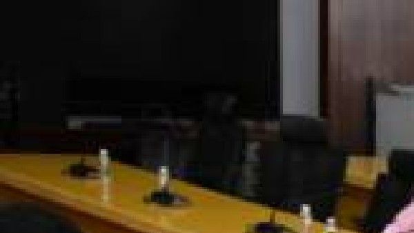 వికారాబాద్ మున్సిపల్ సమావేశం రసాభాస.. చైర్ పర్సన్‌పై గులాబీ కౌన్సిలర్ల గుర్రు