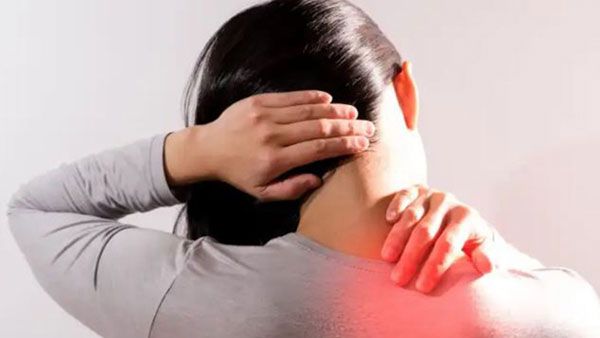 health tips: ప్రతీ ముగ్గురిలో ఒకరికి మెడనొప్పి సమస్య; కారణాలివే, చెయ్యాల్సిందిదే!!