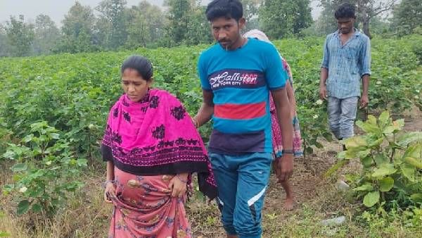 Pregnant Woman నది దాటాలంటే నరకయాతన.. పురిటి నొప్పులతో గర్భిణి అవస్థలు