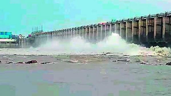 రాయలసీమ ప్రాజెక్టులకు భారీ వరద-శ్రీశైలం, తుంగభద్ర, సోమశిలలో అదే పరిస్ధితి...