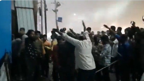 సికింద్రాబాద్ అగ్నిప్రమాదం: ఎనిమిదికి చేరిన మృతుల సంఖ్య, ఈ బైక్స్ షోరూమ్ యజమానిపై కేసునమోదు!!