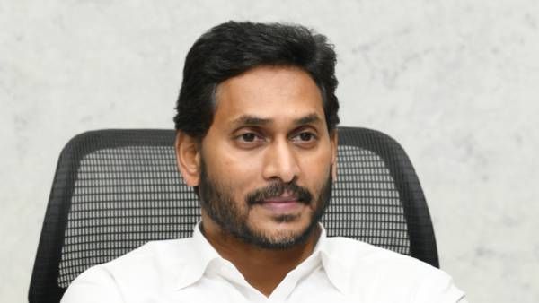 వైద్యారోగ్యంపై జగన్ కీలక సమీక్ష-అక్టోబర్ 15 నుంచి ఆరోగ్యశ్రీ చికిత్స పెంపు-మరిన్ని 104 వాహనాలు