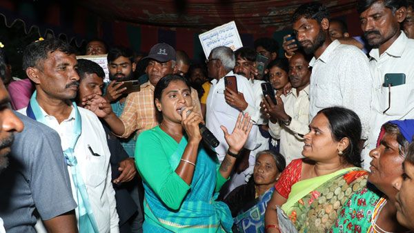 ప్రజలకు అరచేతిలో వైకుంఠం; ఎనిమిదేళ్లుగా ఆడిందే ఆట; మోసగాడు కేసీఆర్: వైఎస్ షర్మిల ధ్వజం