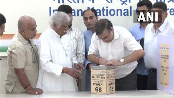 Congress Presidential Election : కొనసాగుతున్న కాంగ్రెస్ అధ్యక్ష ఎన్నికల కౌంటింగ్-ఖర్గేకే ఛాన్స్