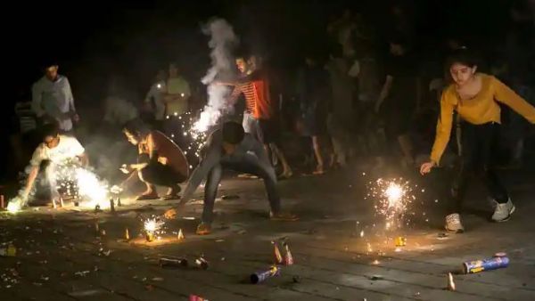 దీపావళి: బాణాసంచా కాల్చడంపై నిషేధం విధించేందుకు సుప్రీంకోర్టు నో