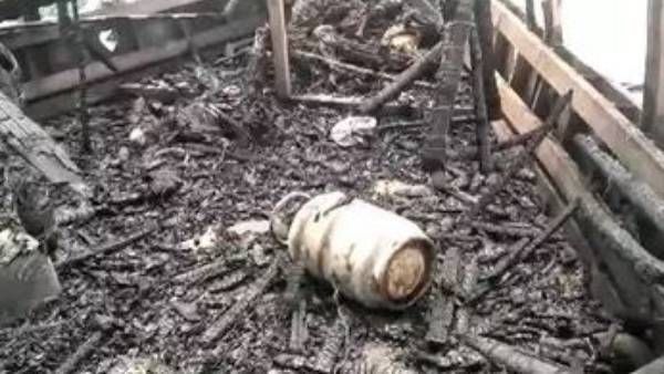 పేలిన సిలిండర్, నలుగురు మృతి, 16 మందికి గాయాలు