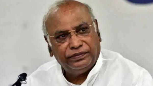 యువ నేతలకే టికెట్లు, తెలుగు రాష్ట్రాల్లో ఖర్గే క్యాంపెయిన్, బీజేపీ, మోడీపై విసుర్లు