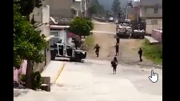 సిటీ హాల్‌లో విచక్షణారహిత కాల్పులు: మేయర్ తోపాటు 18 మంది మృతి