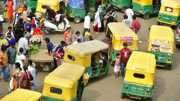 Ola,uber Auto: అందరికీ న్యాయం జరగాలి, హైకోర్టు, చార్జీ ఫిక్స్ చెయ్యండి !