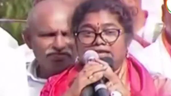 కొంగు చాచి అడుగుతున్నా.. మునుగోడు ప్రచారంలో కన్నీళ్లు పెట్టుకున్న పాల్వాయి స్రవంతి