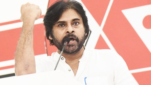 మహిళా కమిషన్ ప్లాన్ బూమరాంగ్ ? సారీ చెప్పని పవన్ -జనసేన ట్వీట్ల దాడితో ఆత్మరక్షణలోకి !