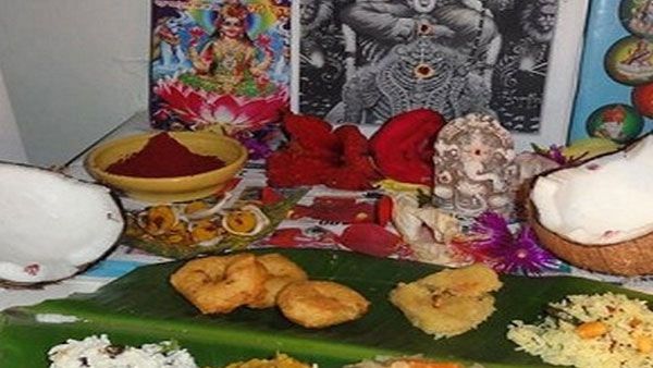 vastu tips: దేవుడికి నైవేద్యం విషయంలో ఈ తప్పులు చేస్తున్నారా? అయితే ఇంటికి దురదృష్టం!!