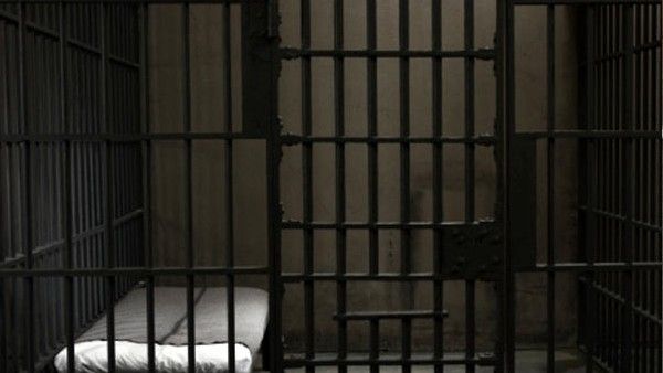 జైలు ఖైదీలకు భార్యలతో గడిపే బంపర్ ఆఫర్; దేశంలోనే తొలిసారి.. అమలు అక్కడే!!