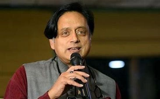 రాహుల్ సపోర్ట్: విత్ డ్రా చేస్తానంటే వద్దన్నారు: శశిథరూర్