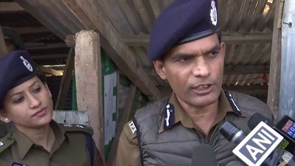 మరోసారి తెగబడ్డ ఉగ్రవాదులు: గ్రనేడ్ దాడిలో ఇద్దరు యూపీ కూలీలు మృతి