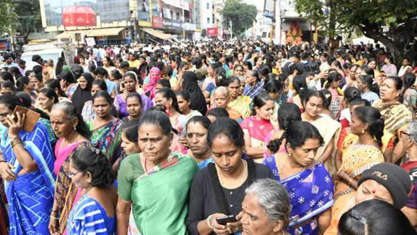 పాలనా రాజధానికి భారీ డిమాండ్ ? మాకే ఇమ్మంటున్న రాయలసీమ! కుదరదంటున్న సర్కార్!