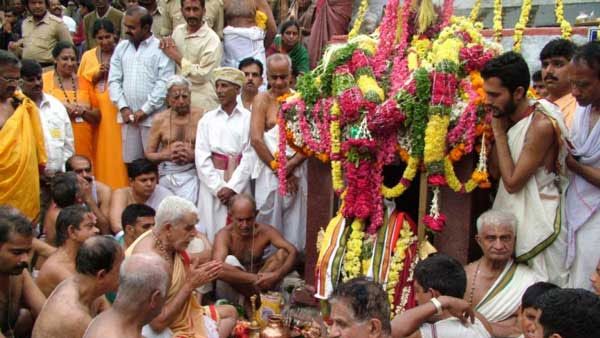 తులా సంక్రమణం ప్రారంభం..ఈ సమయంలో ఎవరిని పూజించాలి..!