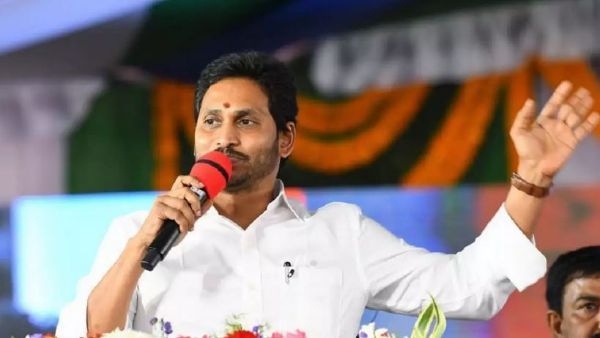 సీఎం జగన్ - రైతుల మధ్య అదే సెంటిమెంట్ : 75 ఏళ్లకు మోక్షం - వరుస నిర్ణయాలతో..!!