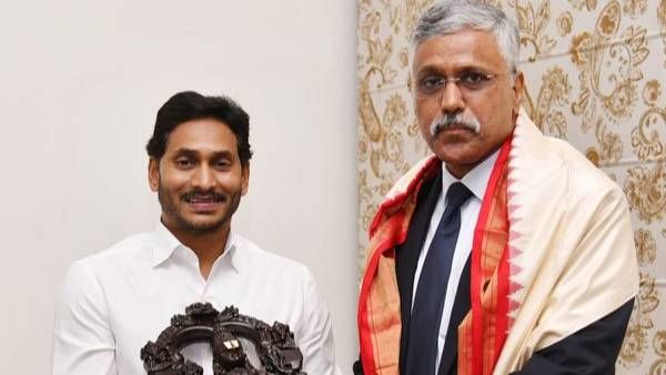 సీఎస్ ఎంపికపై సీఎం కసరత్తు - చంద్రబాబు మాజీ అధికారి ఎంట్రీ..!!