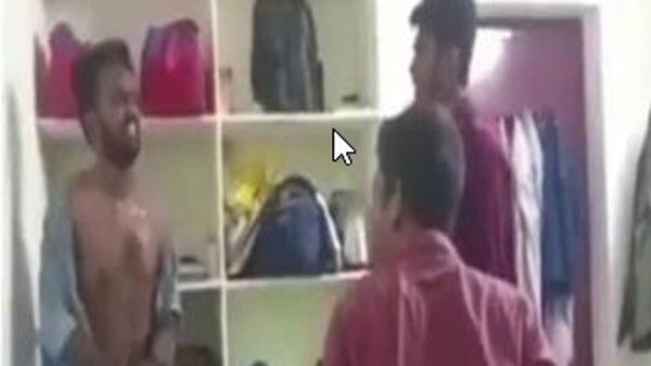 భీమవరం హాస్టల్‌లో విద్యార్థిపై పైశాచిక దాడి: నలుగురు అరెస్ట్ (వీడియో)